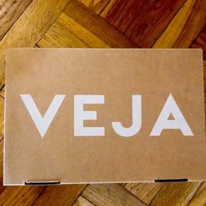 Veja V-10 Extra white /  black leather